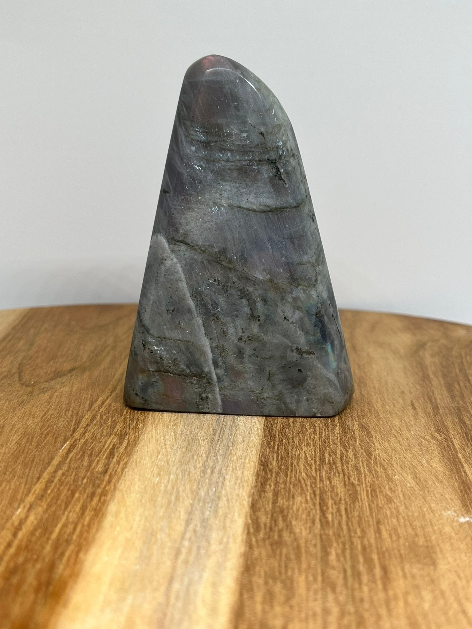 Labradoriet Sculptuur – paarse labradorescentie, iriserend kleurenspel, gepolijste afwerking